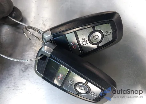 2018 Ford Mustang Ecoboost z USA, uszkodzony, nr VIN 1FA6P8TH3J5110847